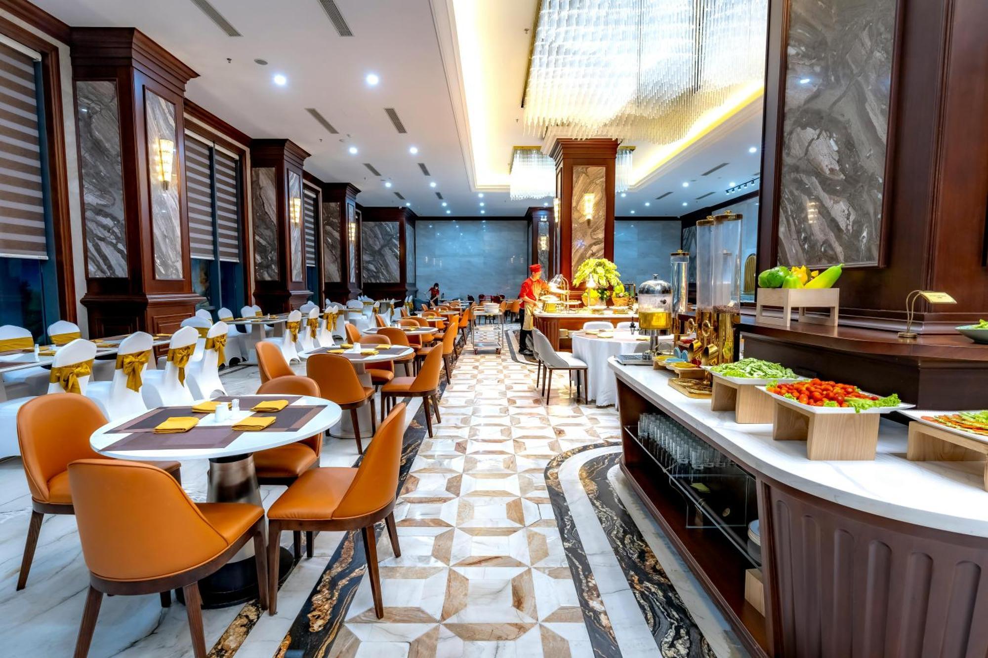 Jai Palace Hotel *